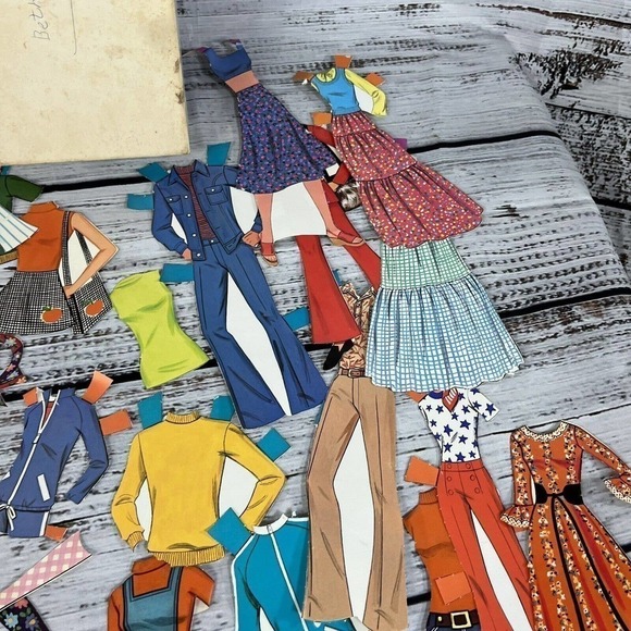 Vintage Toy 60 pc Malibu PJ Barbie Ken Magic Paper Dolls Clothes Surfer 1972 - Picture 10 of 16